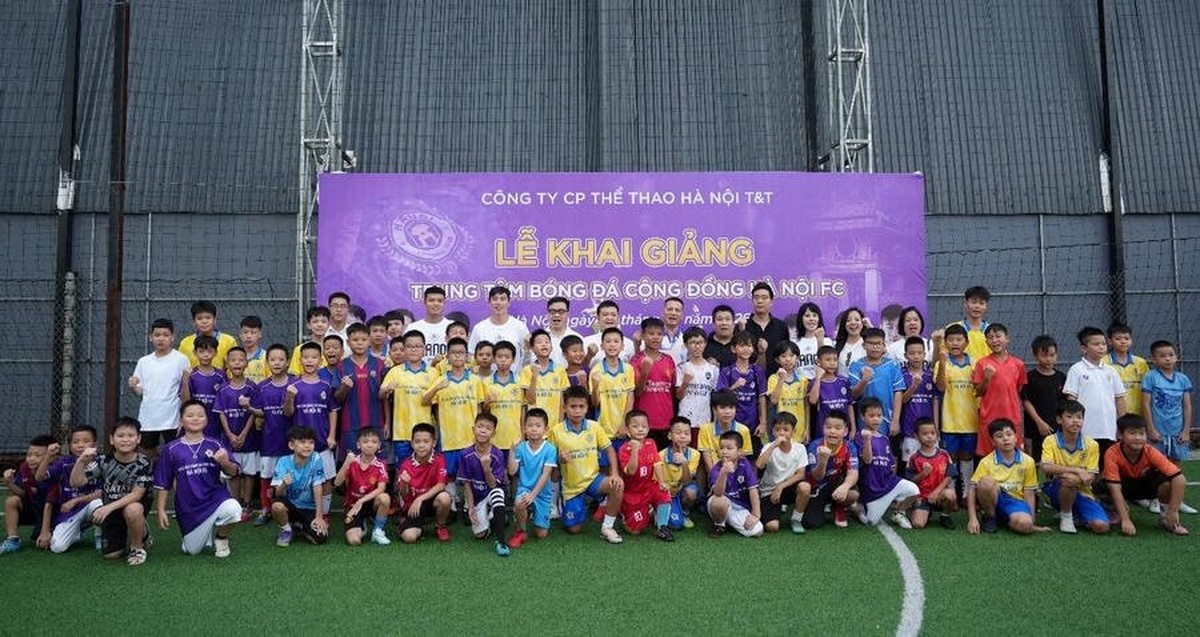 Bầu Hiển mở lớp học bóng đá miễn phí cho trẻ từ 7 đến 13 tuổi