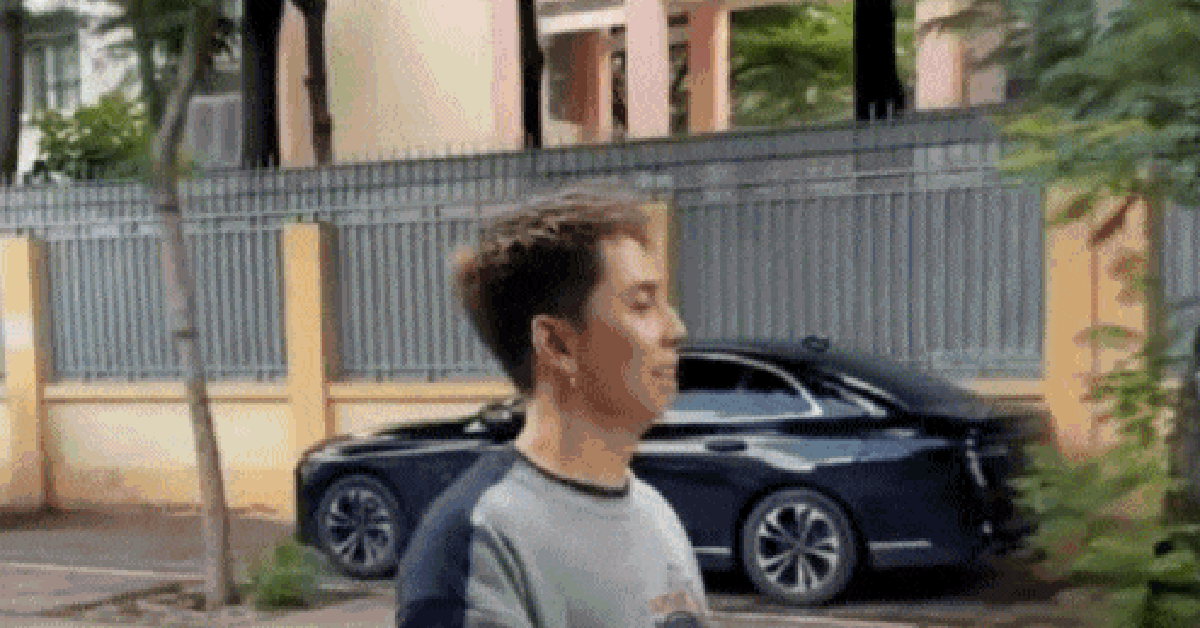 Nam ca sĩ Việt lái Porsche đi giao thịt kho: Nổi tiếng sau 1 hit, loay hoay 8 năm chưa thể “thoát vòng”