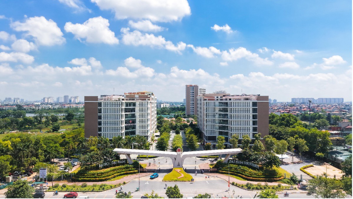 Trường Đại học "mạnh tay" cấp học bổng 55 tỷ đồng cho tân sinh viên: Hút HSG Quốc gia, đào tạo nhiều ngành đang khát nhân lực