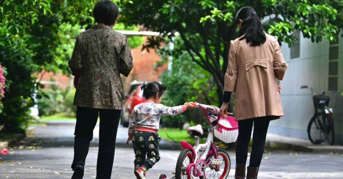 Nhiều bố mẹ đang nuôi con kiểu "nửa vời": Người lớn vô tâm nhưng chịu thiệt chính là những đứa trẻ
