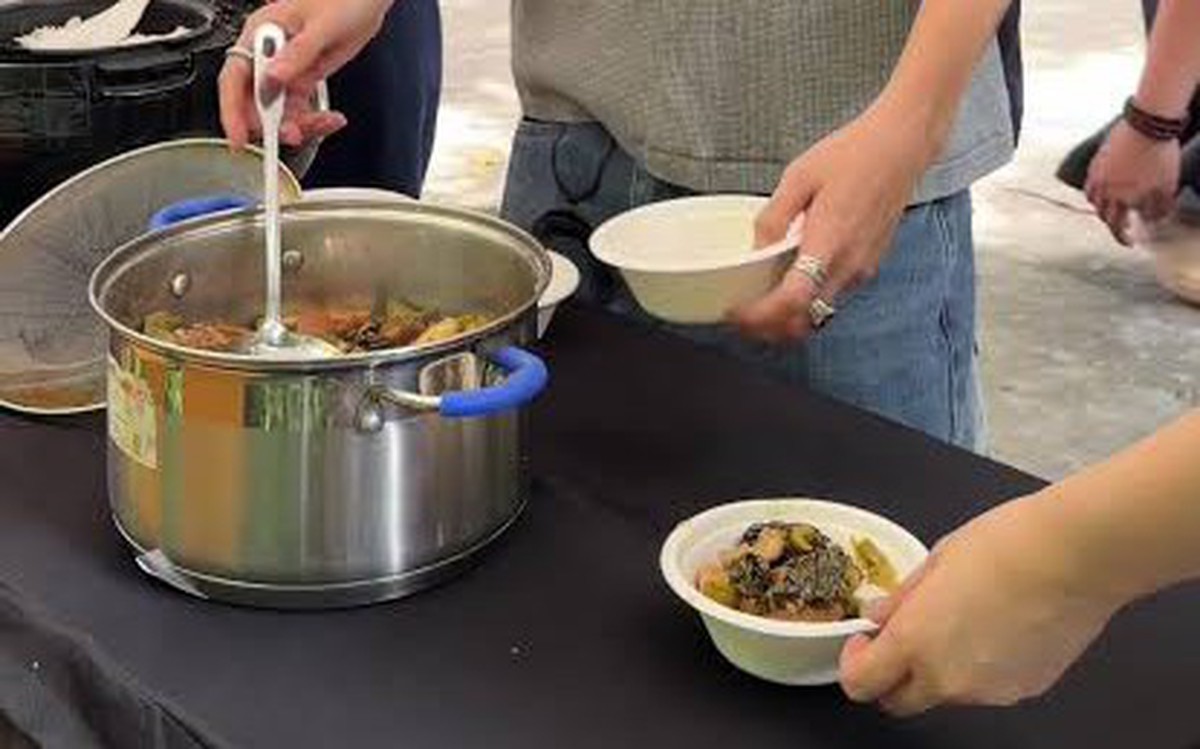 Món ăn gì đây mà hot rần rần trên MXH, chị em đua nhau làm theo và trầm trồ khen "ăn một miếng là ghiền luôn"