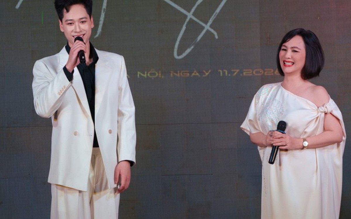 Nam nghệ sĩ đa tài, là con trai của 1 nữ NSƯT - nguyên Phó giám đốc Nhà hát Công An nhân dân
