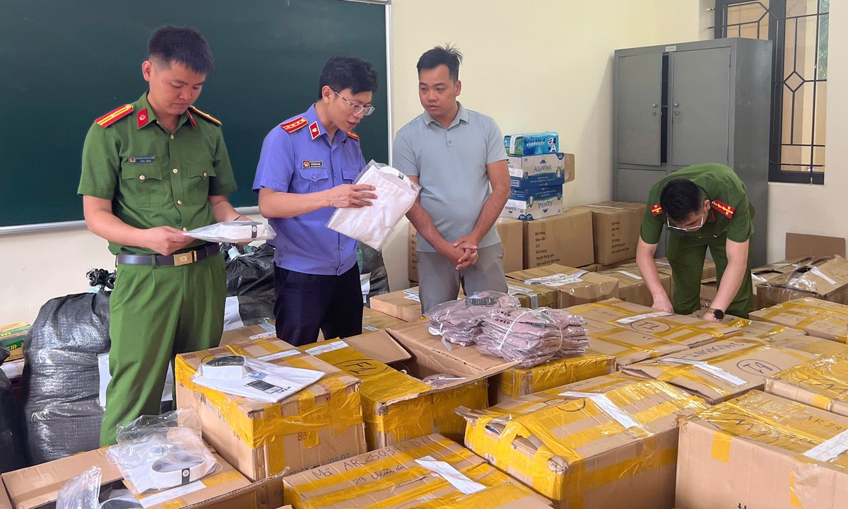 Khởi tố chủ đường dây sản xuất 16.000 sản phẩm giả thương hiệu thời trang Owen