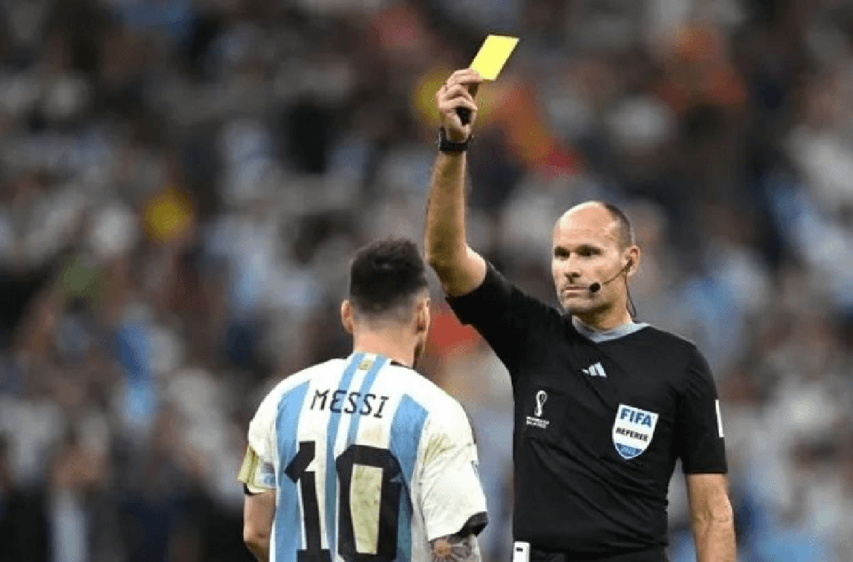 Quy định đặc biệt của FIFA giúp Argentina được xóa 4 thẻ vàng