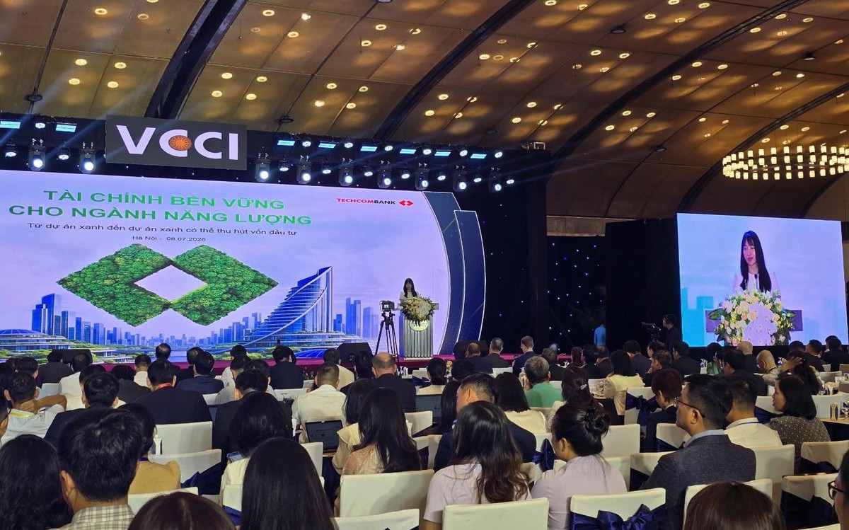 Thúc đẩy lộ trình trung hòa carbon: Techcombank nhận giải thưởng Top 10 Doanh nghiệp Net Zero 2026