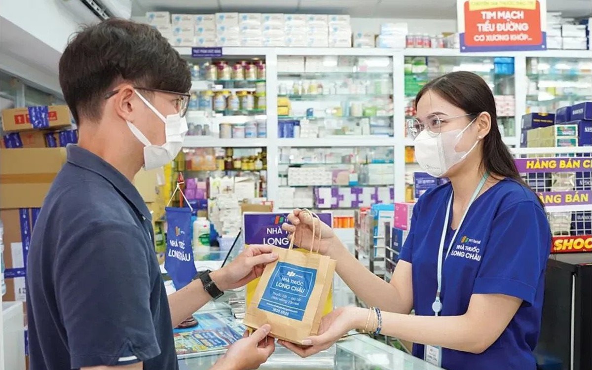 Hé lộ thu nhập của dược sỹ Long Châu, có người được thưởng Tết đến 127 triệu đồng