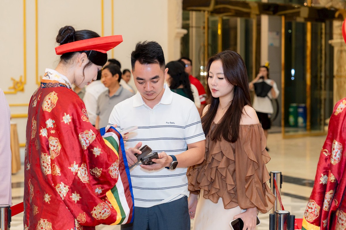 Mở bán được 5 ngày, 1 dịch vụ của tập đoàn Vingroup liên tục ‘cháy vé’