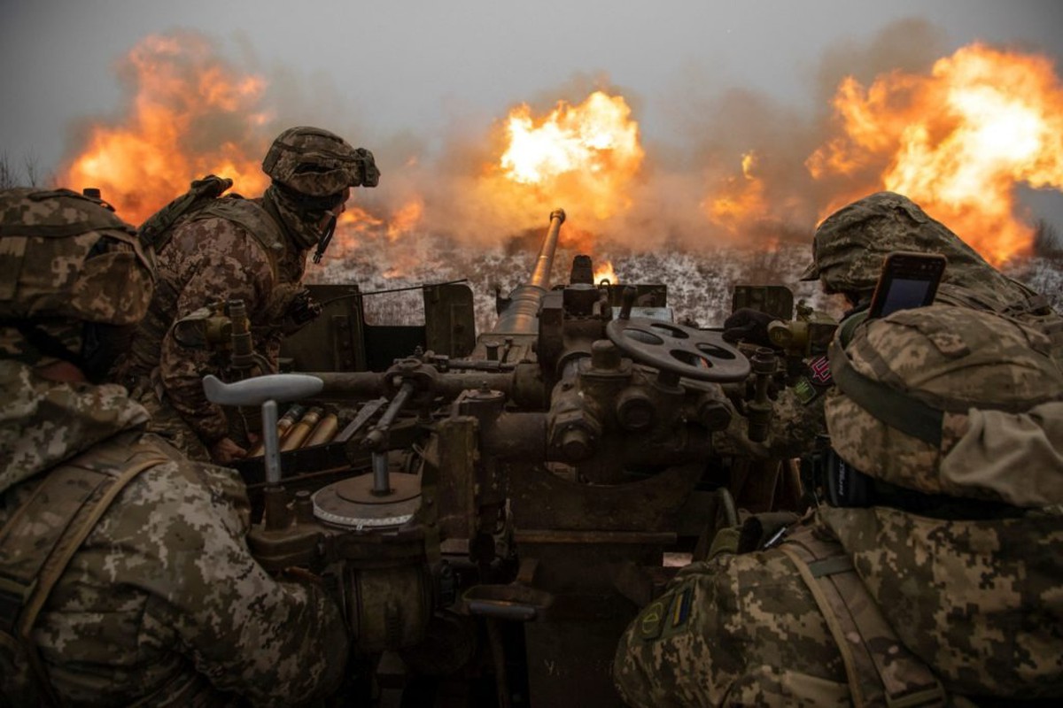 Nga hạ "tiền đồn thép" ở Donbass: Tán cây giúp lính Nga che giấu hành tung, thọc sâu vào phòng tuyến Ukraine