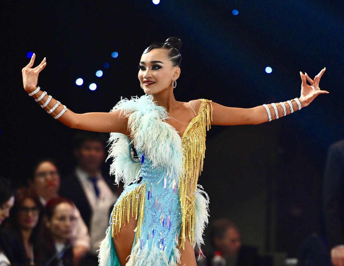 "Bông hồng thép" Nguyễn Hoàng Ngọc - học trò của Khánh Thi được Liên đoàn Dancesport thế giới vinh danh