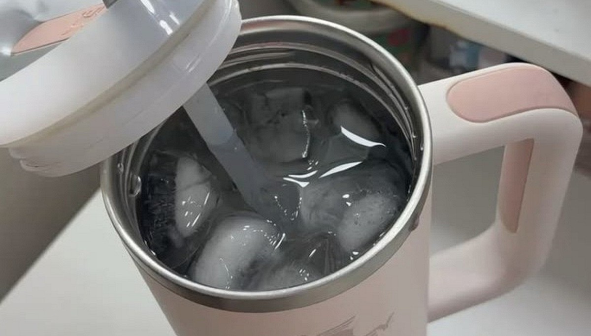 Lời khuyên cho những người hay uống nước trong bình giữ nhiệt