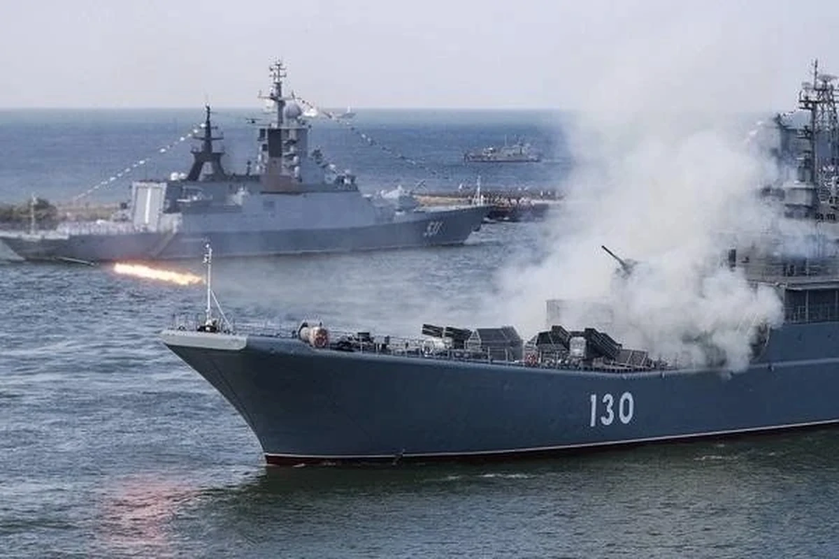 Nga lo đối phó khi Ukraine mở mặt trận mới trên Biển Azov