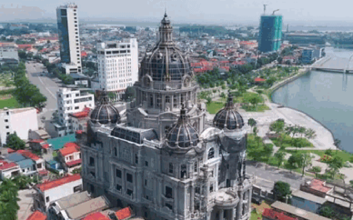 Lâu đài sáng nhất Phú Thọ