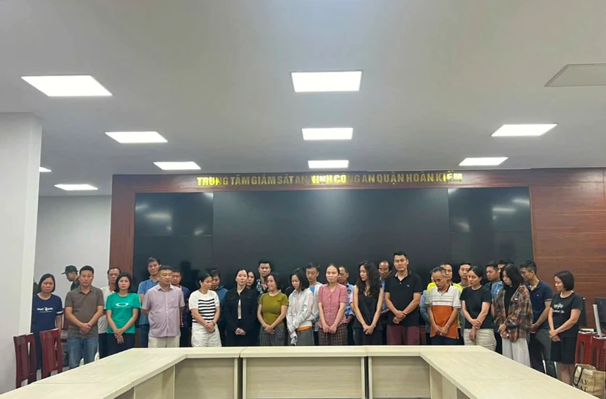 Vợ cựu Viện trưởng nhận tiền để can thiệp sắp xếp nhân sự theo "giật dây" của "bệnh nhân tâm thần"