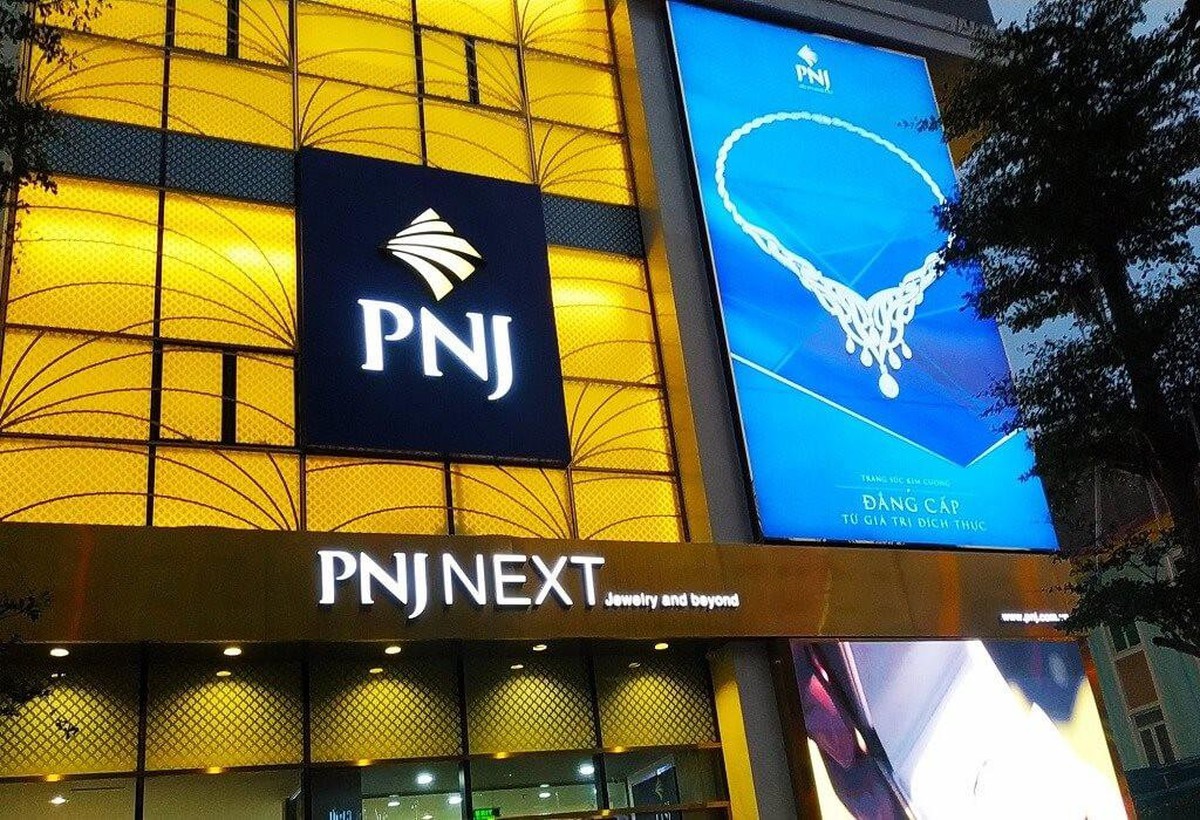 PNJ lại bị bán tháo