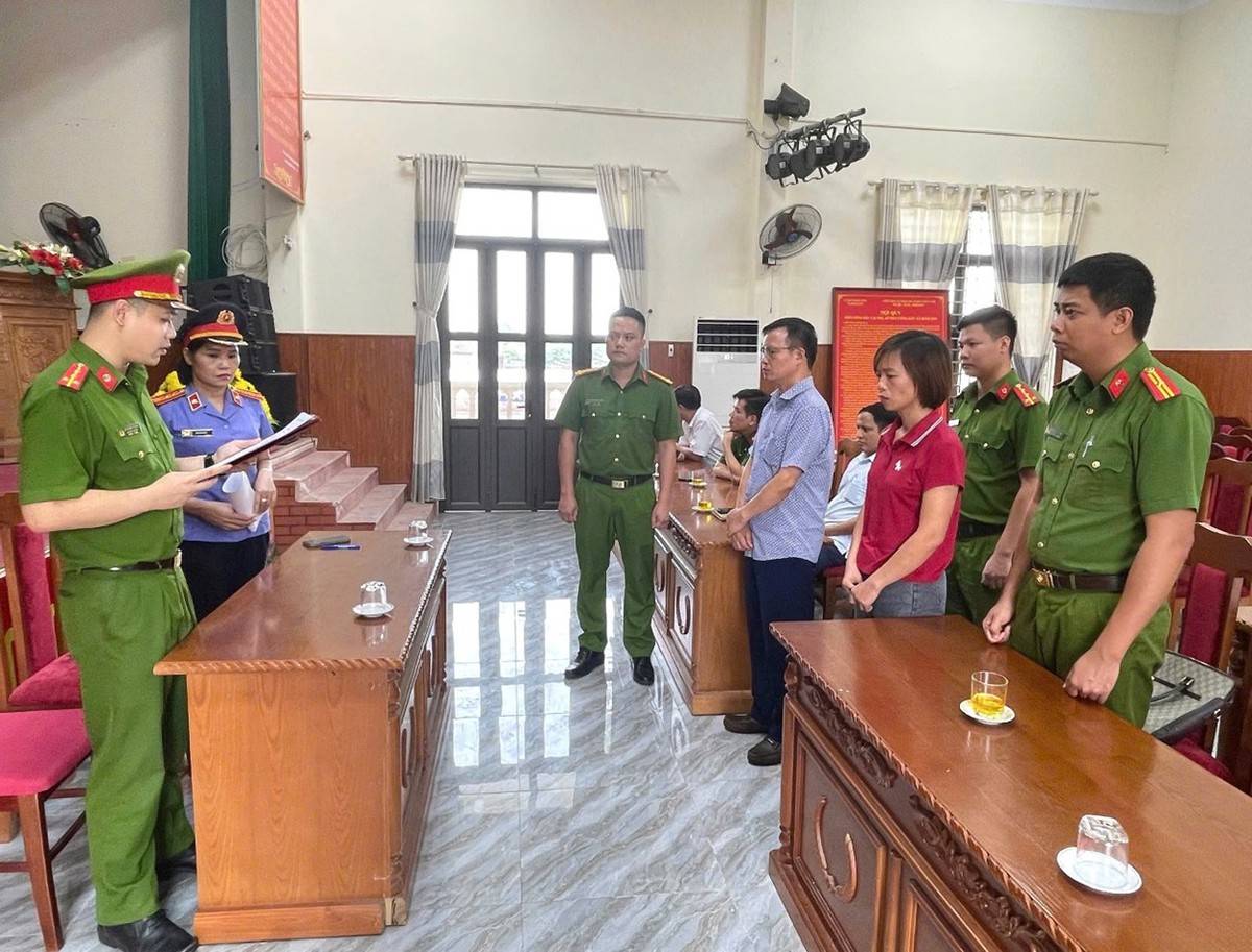 Khởi tố, thi hành lệnh khám xét chỗ ở của Chủ tịch, Kế toán, Thủ quỹ xã