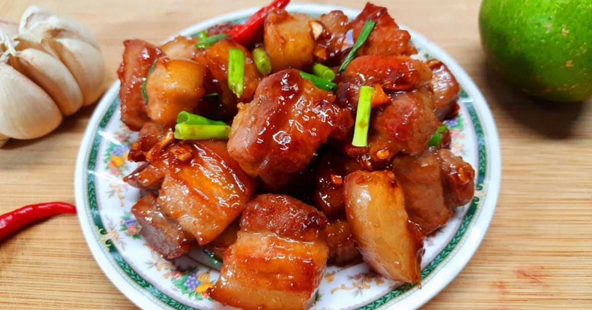 Bác sĩ tiêu hóa nói thẳng: 4 loại thịt ăn nhiều "phá" dạ dày còn hơn uống rượu, mê mấy cũng phải kiềm chế
