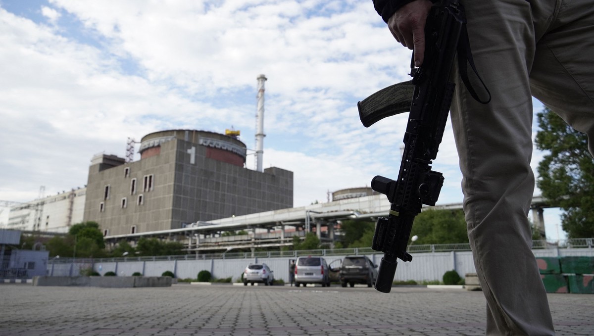 Biến cố ở Zaporizhzhia: Kỹ sư trưởng thiệt mạng - Nga yêu cầu IAEA lên tiếng trước "tội ác"