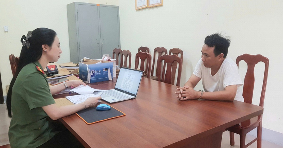 Khám xét khẩn cấp, bắt chủ tiệm photocopy Lê Văn Chiến