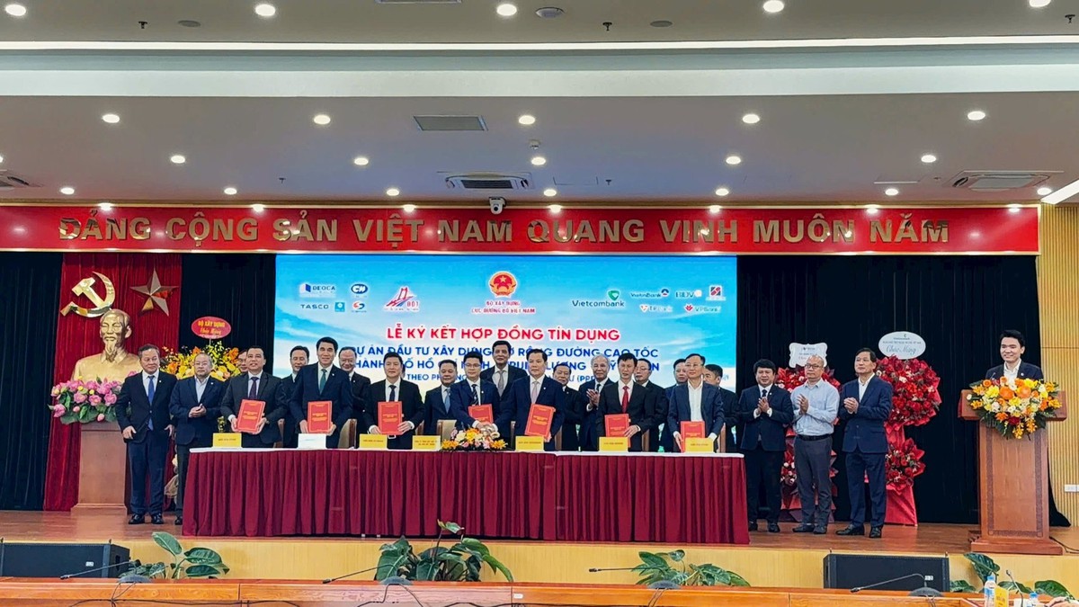 Mở rộng tuyến cao tốc huyết mạch dài gần 100 km về miền Tây, CII huy động kỷ lục hơn 27.000 tỷ đồng từ 6 ngân hàng Vietcombank, VietinBank, BIDV, Agribank, TPBank và VPBank