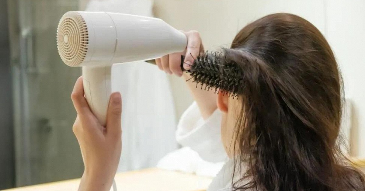 Lời khuyên đến tất cả những người hay dùng máy sấy tóc