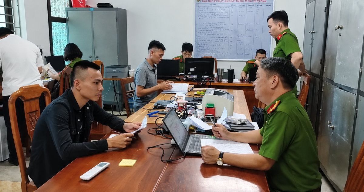 Khởi tố nhân viên quán karaoke Đỗ Phương Thúy SN 2007 và hàng loạt thanh niên