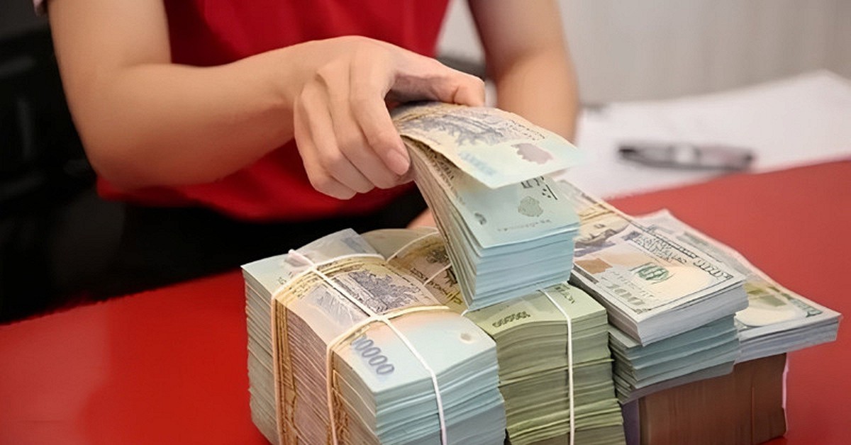 Dư 50 triệu có nên gửi ngân hàng?