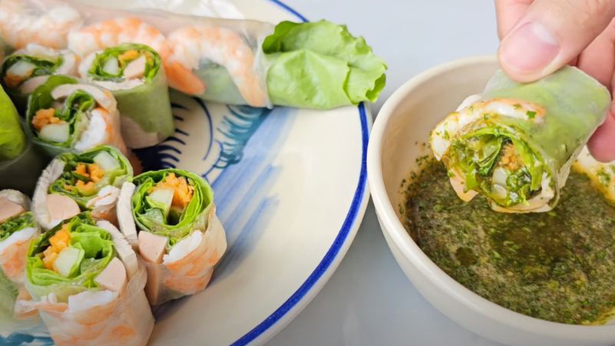 Vì sao một số món ăn Việt Nam ngon hơn khi ăn bằng tay?