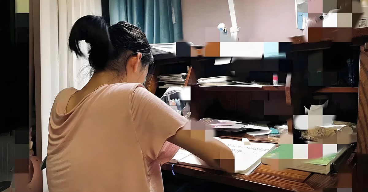 3 giờ sáng, tôi bị đánh thức bởi tiếng khóc của con gái lớp 8 và biết được sự thật khiến mình trăn trở