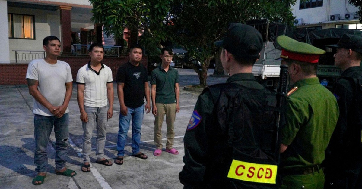 Điều tra số tiền 1,2 tỷ đồng, công an giữ hàng chục điện thoại, bắt Trương Văn Bình SN 1985 và 8 người