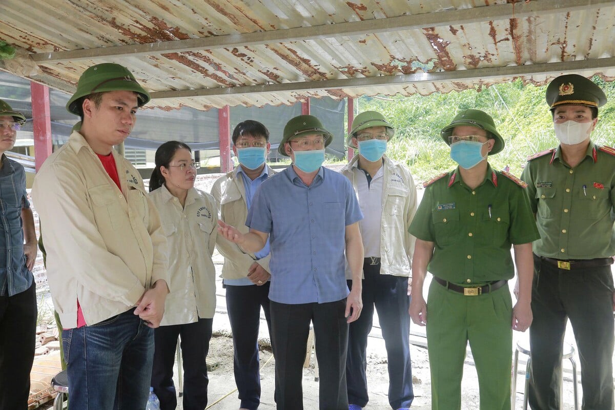 Tai nạn ở trại nuôi lợn làm 5 người chết: Phó Chủ tịch Thanh Hóa chỉ đạo "nóng"