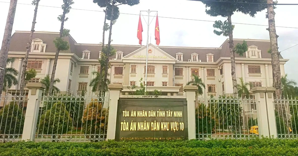 Dôi dư hàng trăm trụ sở ở vị trí "đất vàng"