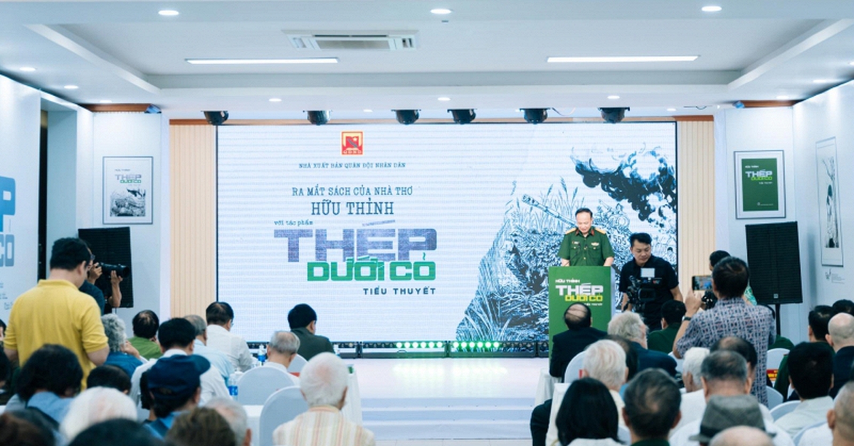 Gần 60 năm sau trận Làng Vây, nhà thơ Hữu Thỉnh ra mắt tiểu thuyết đầu tay "Thép dưới cỏ"