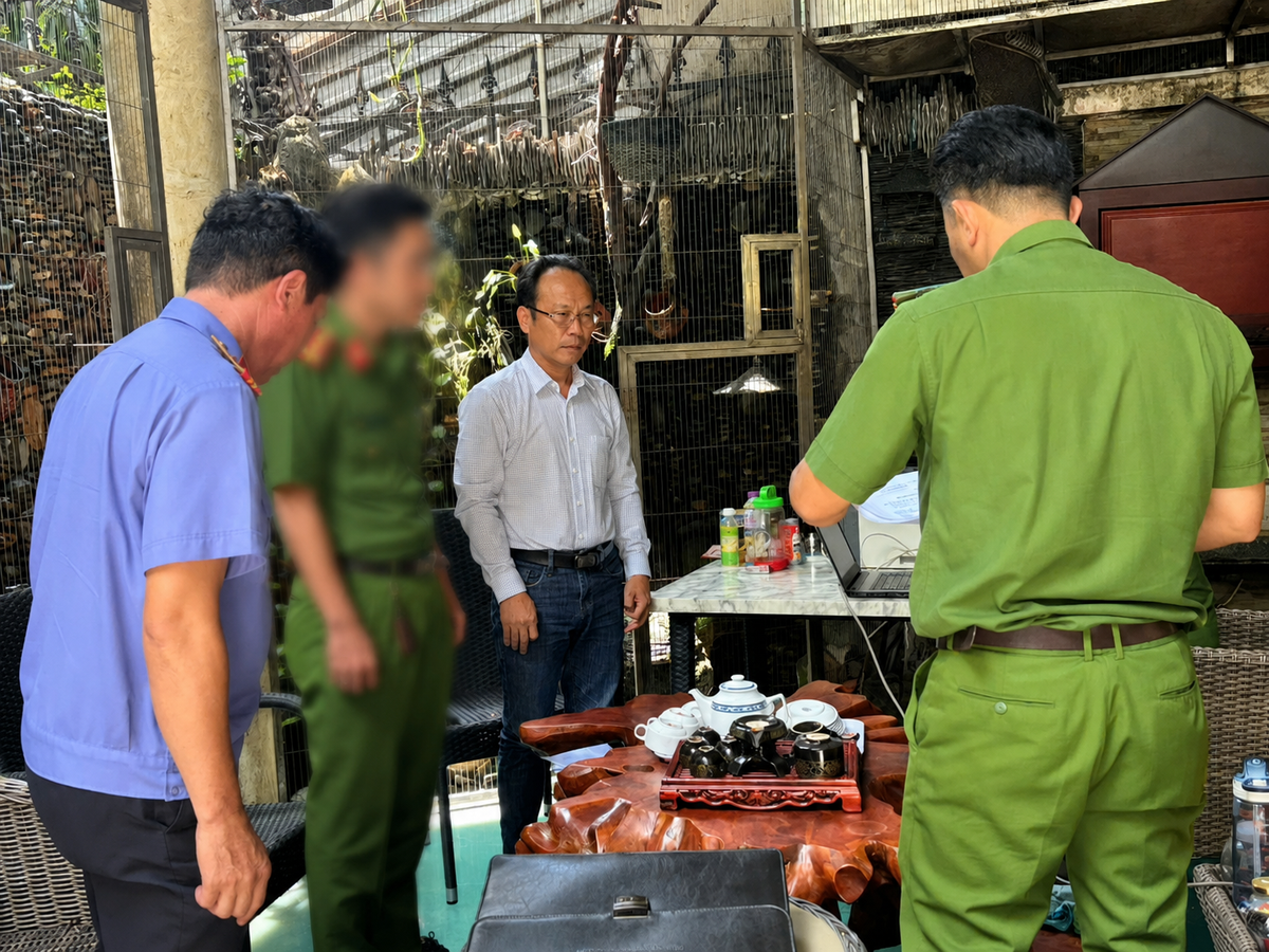Thi hành lệnh bắt tạm giam, khám xét nơi làm việc của quản lý Đoàn Lê Ngọc Phi Lân SN 1975