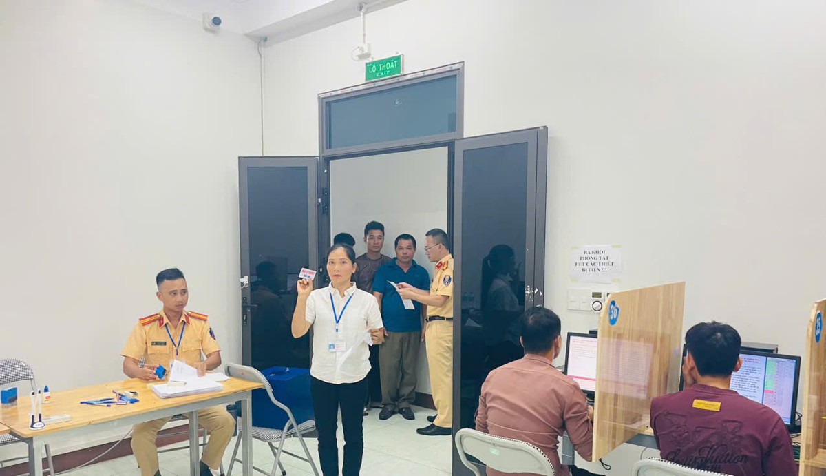 Quy định mới về thẻ căn cước vừa chính thức có hiệu lực, tất cả người dân cần biết