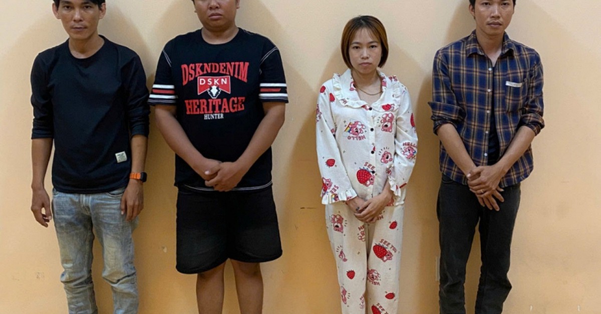 Ập vào nhà nghỉ, công an bắt Trần Ngọc Lành SN 1997 và 5 người khác