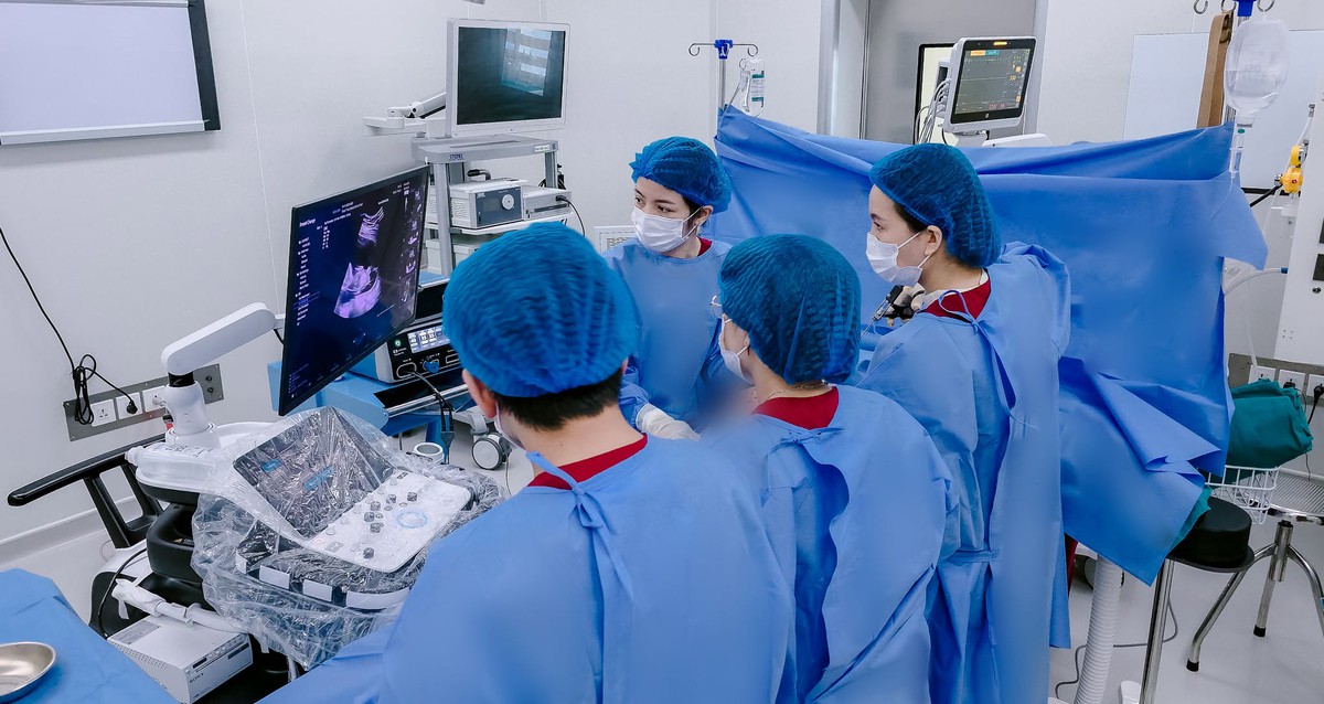 Kỳ tích y học: Bác sĩ Việt cứu thai nhi ngay từ trong bụng mẹ