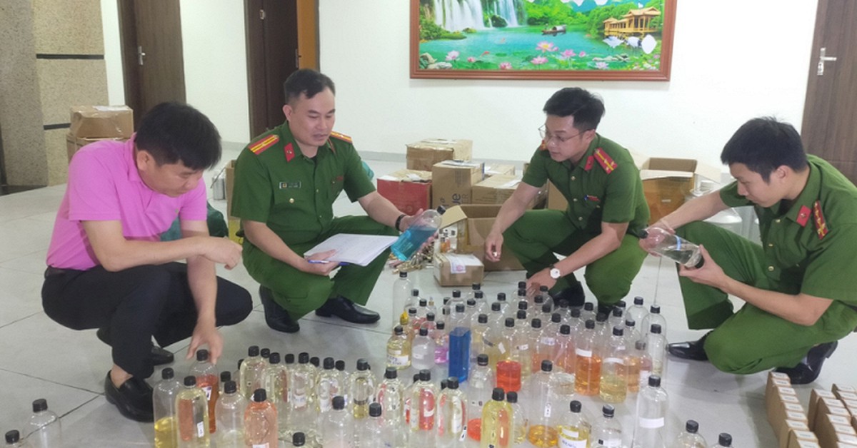 Khám xét khẩn cấp 7 địa điểm trong chuyên án "khủng", bắt vợ chồng Nguyễn Quỳnh Trang - Mai Minh Đức