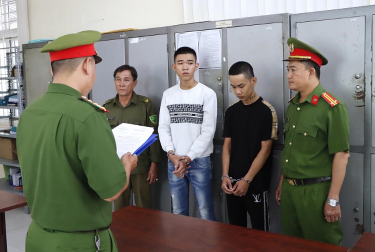 Bắt nhân viên tiệm cầm đồ Nguyễn Chí Hùng SN 2006