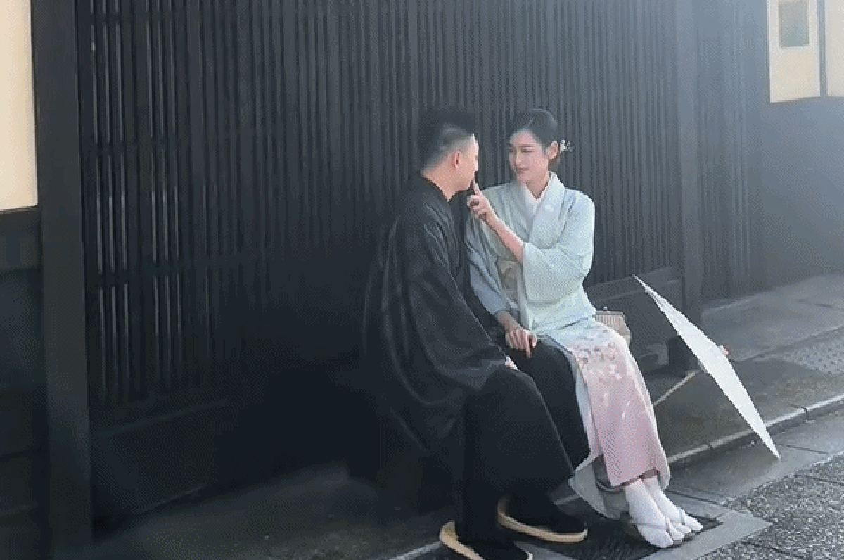 Cặp đôi "chân dài - đại gia" nổi tiếng cả nước: Từng có người muốn phá đám cưới, 1 năm sau hôn nhân thế nào?