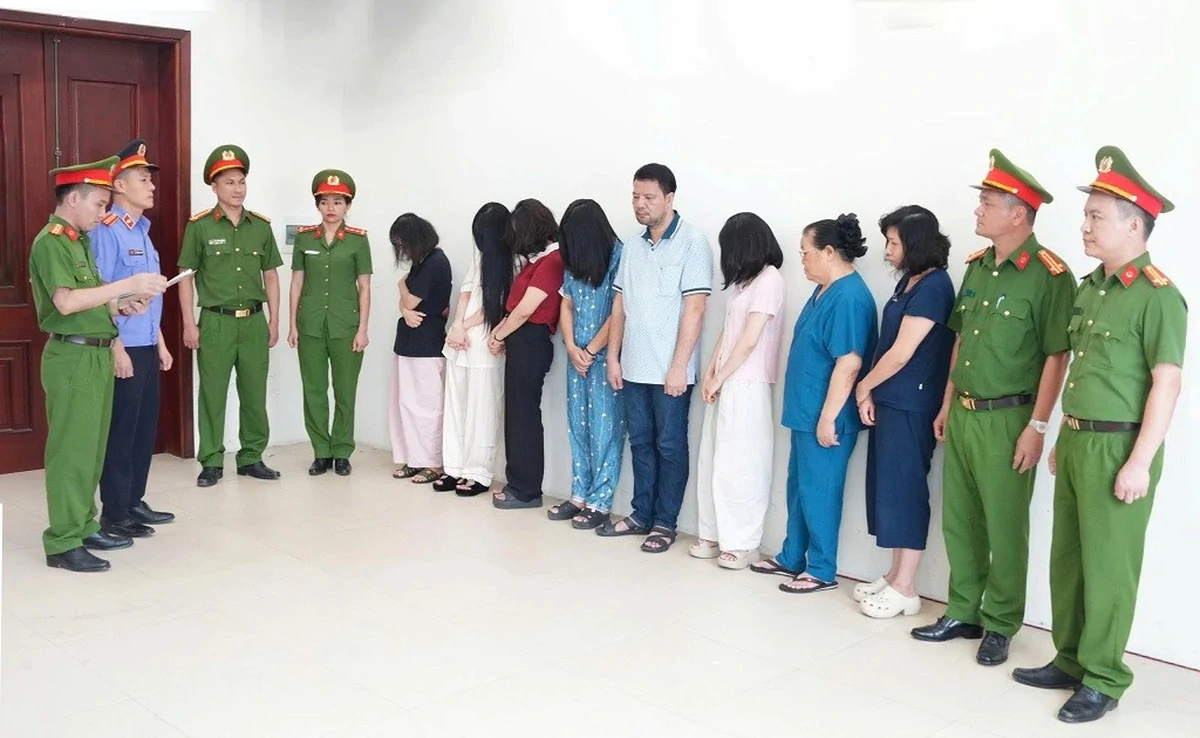 Bóc trần chiêu trò "vẽ bệnh" tại phòng khám đa khoa y học Nghệ An, khởi tố 10 bị can