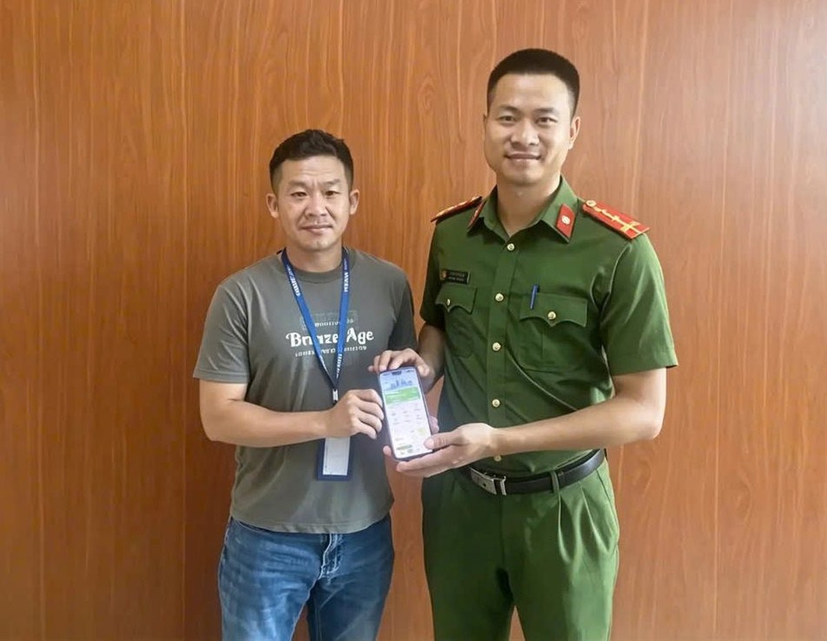 Phát hiện giao dịch chuyển khoản 18 triệu đồng của người đàn ông Trung Quốc SN 1983 làm việc tại Ninh Bình, công an lập tức vào cuộc điều tra