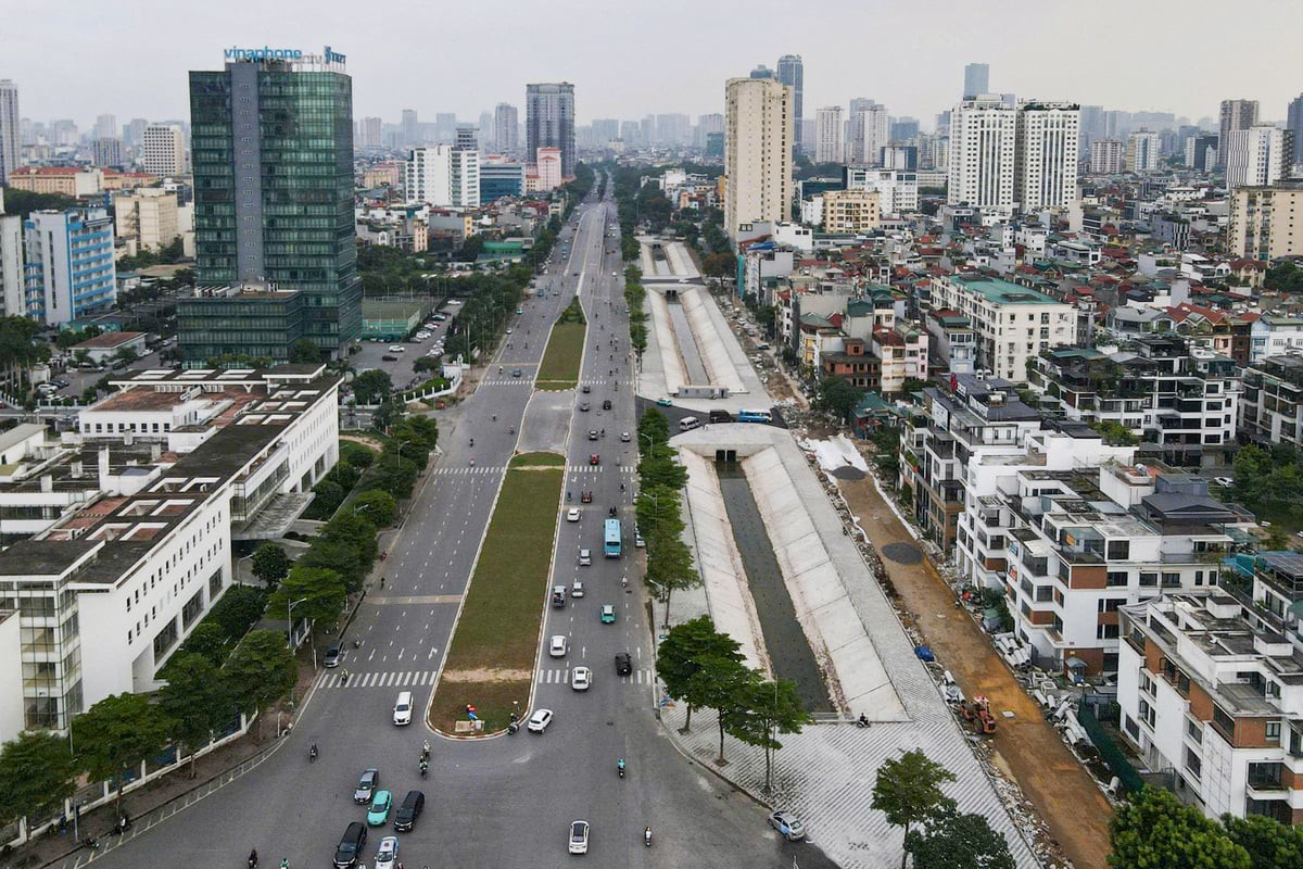 Cận cảnh tuyến đường cửa ngõ Tây Hồ Tây lột xác sau dự án chống ngập