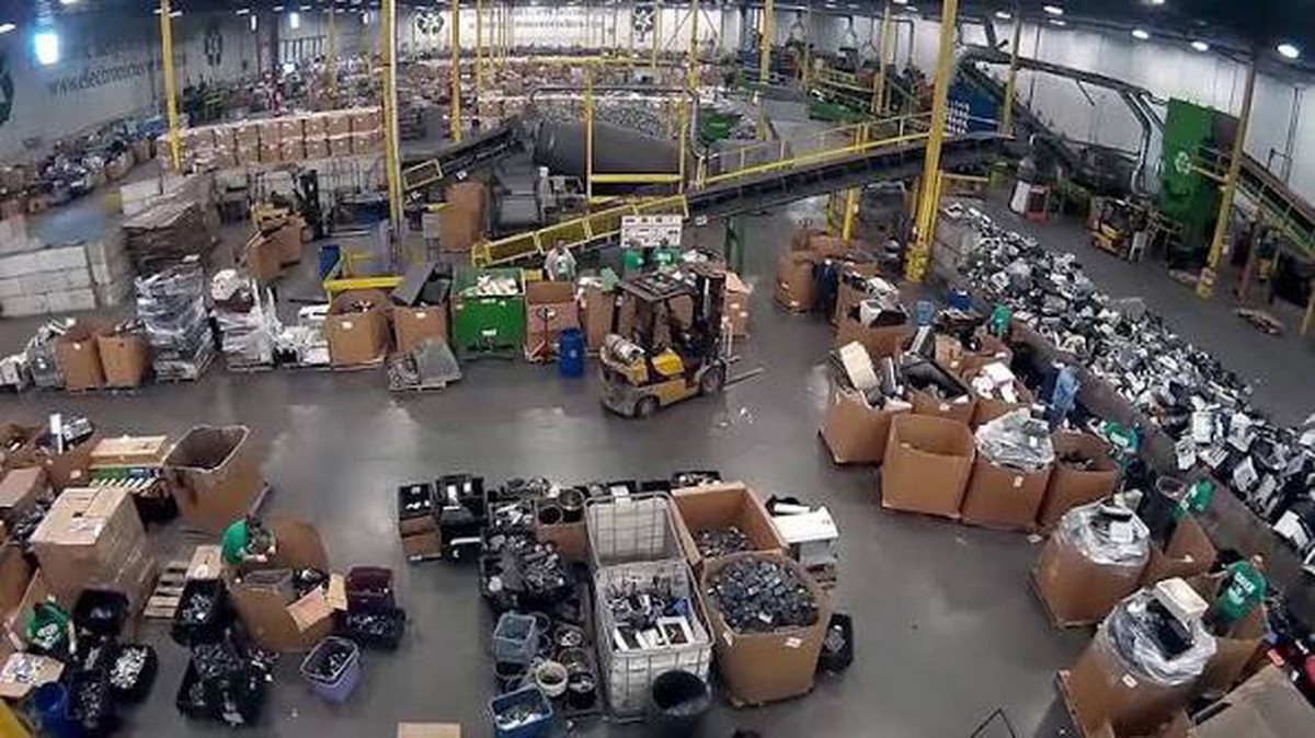 Mỹ bỗng dưng săn lùng thứ mà chẳng ai muốn cất trong nhà mình: Họ không làm cho vui, tất cả đều có lý do