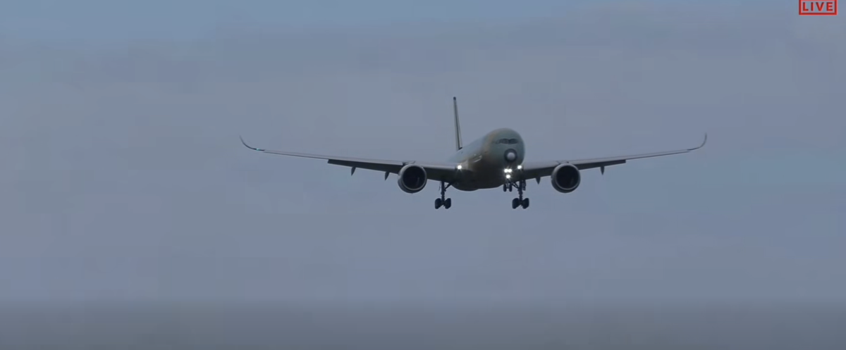 Chiếc máy bay khiến hơn 67.000 người dõi theo trên Flightradar24 vừa hoàn thành hành trình không tưởng: Bước tiến mới cho tham vọng của ngành hàng không thế giới