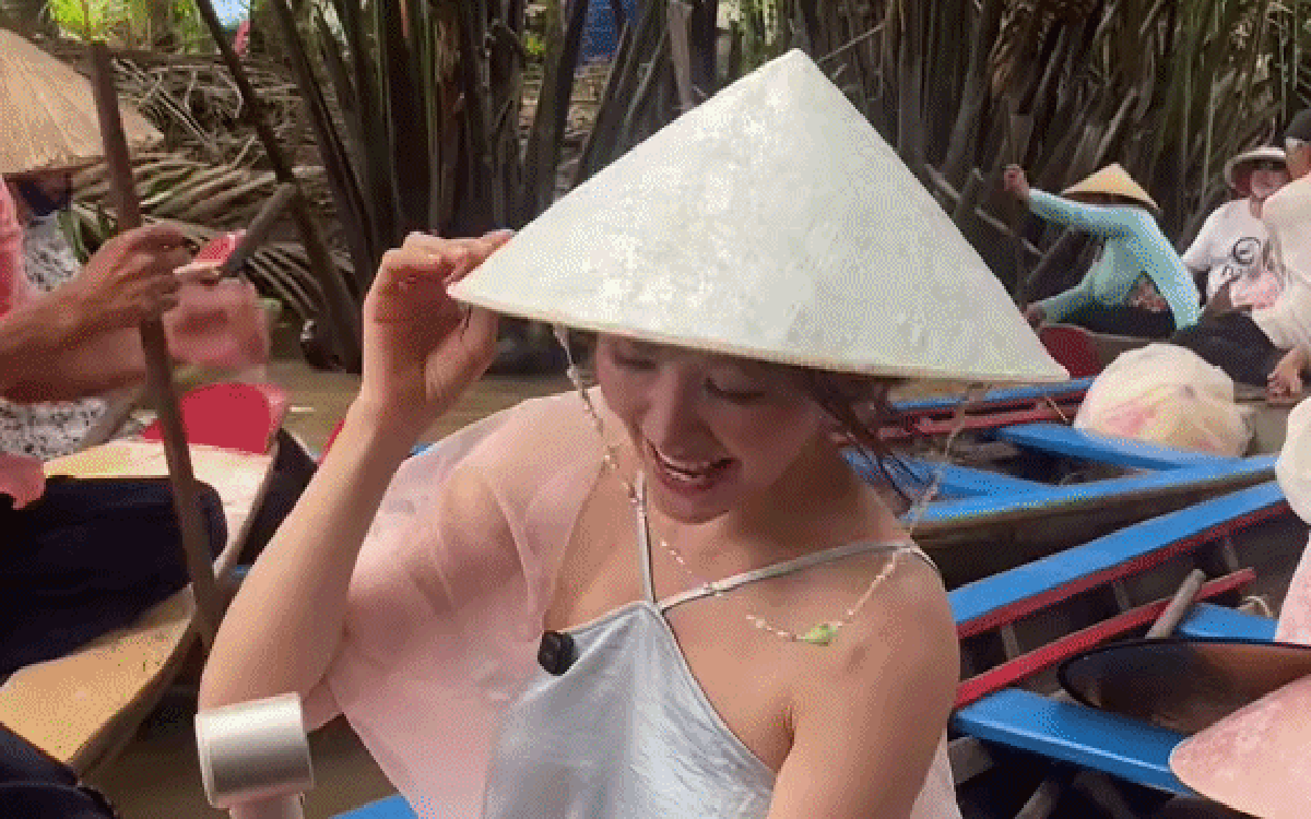 Người phụ nữ khiến Trấn Thành mê mẩn gần 10 năm: Gương mặt ngọt ngào, gu thời trang U45 vẫn cứ cuốn