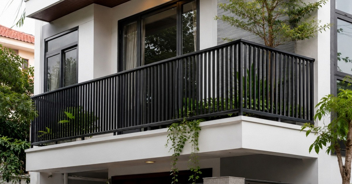 Vì sao ngày càng nhiều gia đình không còn chọn lan can inox? 2 loại vật liệu đang dần trở thành xu hướng mới