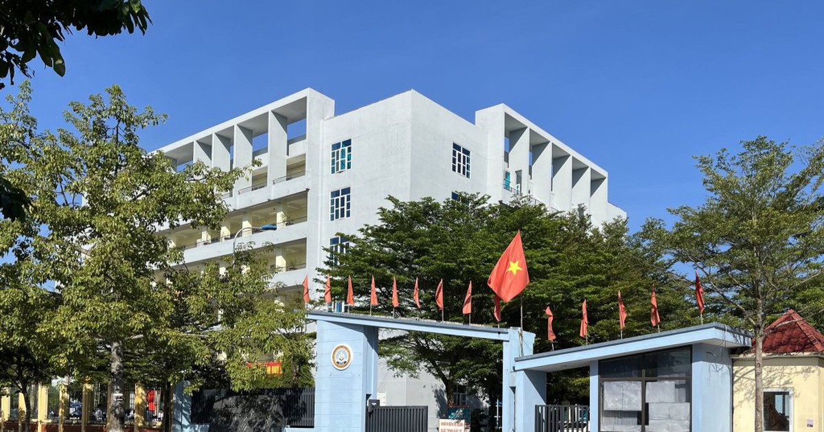 Ngôi trường lần đầu có cầu truyền hình Olympia sau 38 năm thành lập, sở hữu bảng thành tích đáng nể