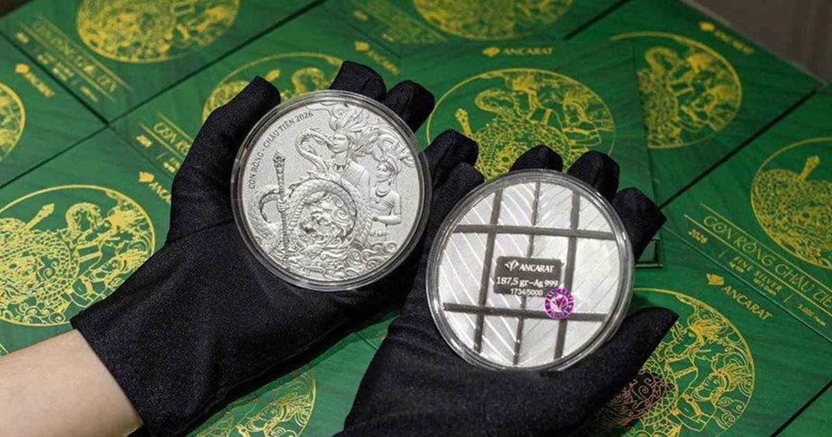 Giá bạc giảm hơn 2 triệu đồng/thỏi do lo ngại FED tăng lãi suất