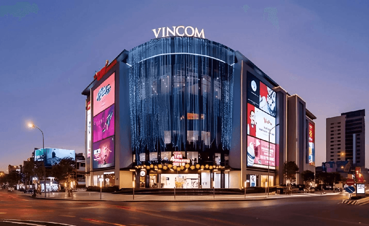Dồn dập tin mới, cổ phiếu Vincom Retail tăng hết biên độ