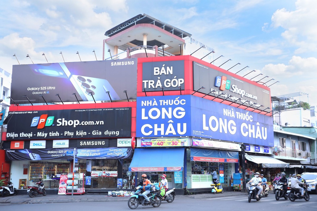 Doanh thu FPT Retail đạt 30.743 tỷ đồng trong nửa đầu năm 2026, nhà thuốc Long Châu dẫn dắt đà tăng trưởng